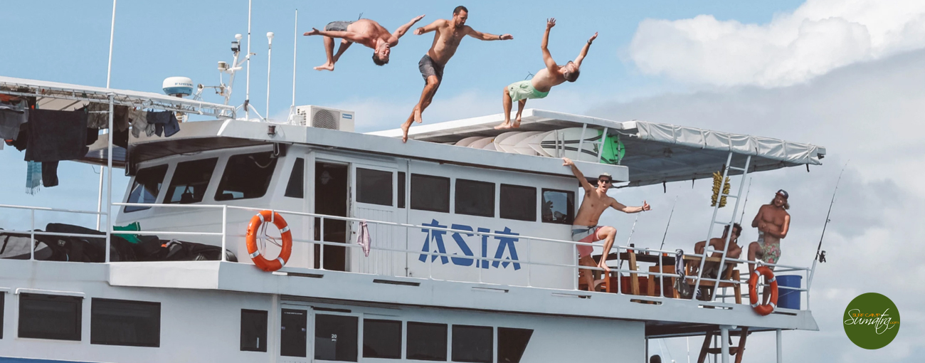 Asia mentawai surf charter