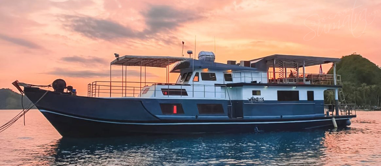 charter boat mentawai