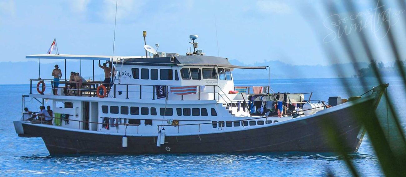 dbora surf charter boat mentawai