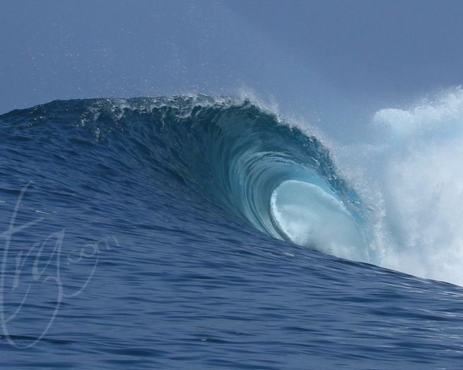 The southern Telo Islands are blessed with mellow options but also offers a number of hollow waves