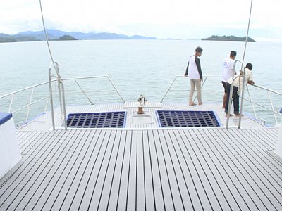 Front deck