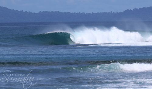 Camel Backs surf break Sumatra